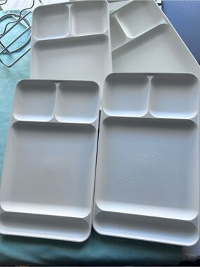 4 Tupperware pale beige vintage  luncheon 3 section trays- 1535- preloved